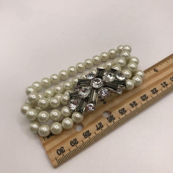 Lustrous Triple Strand Faux Pearl and Crystal Stretch Bracelet - Picture 6 of 7